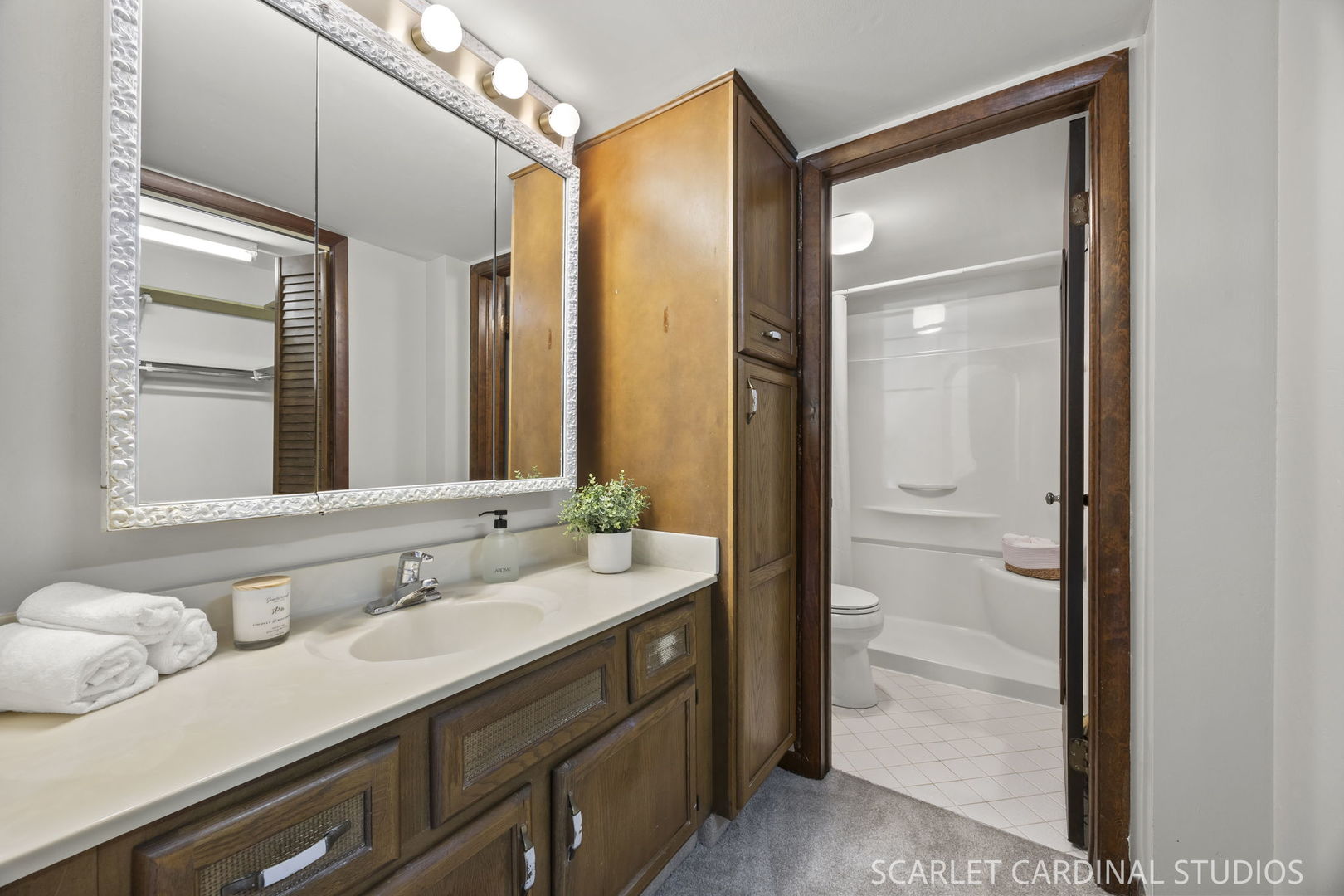 6223 Lake Park Lane Unit: B