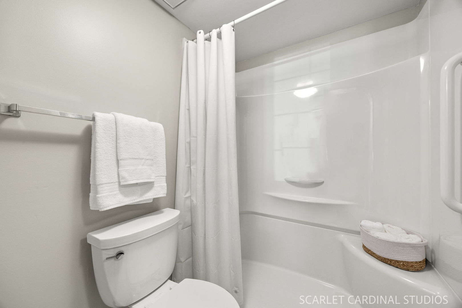 6223 Lake Park Lane Unit: B