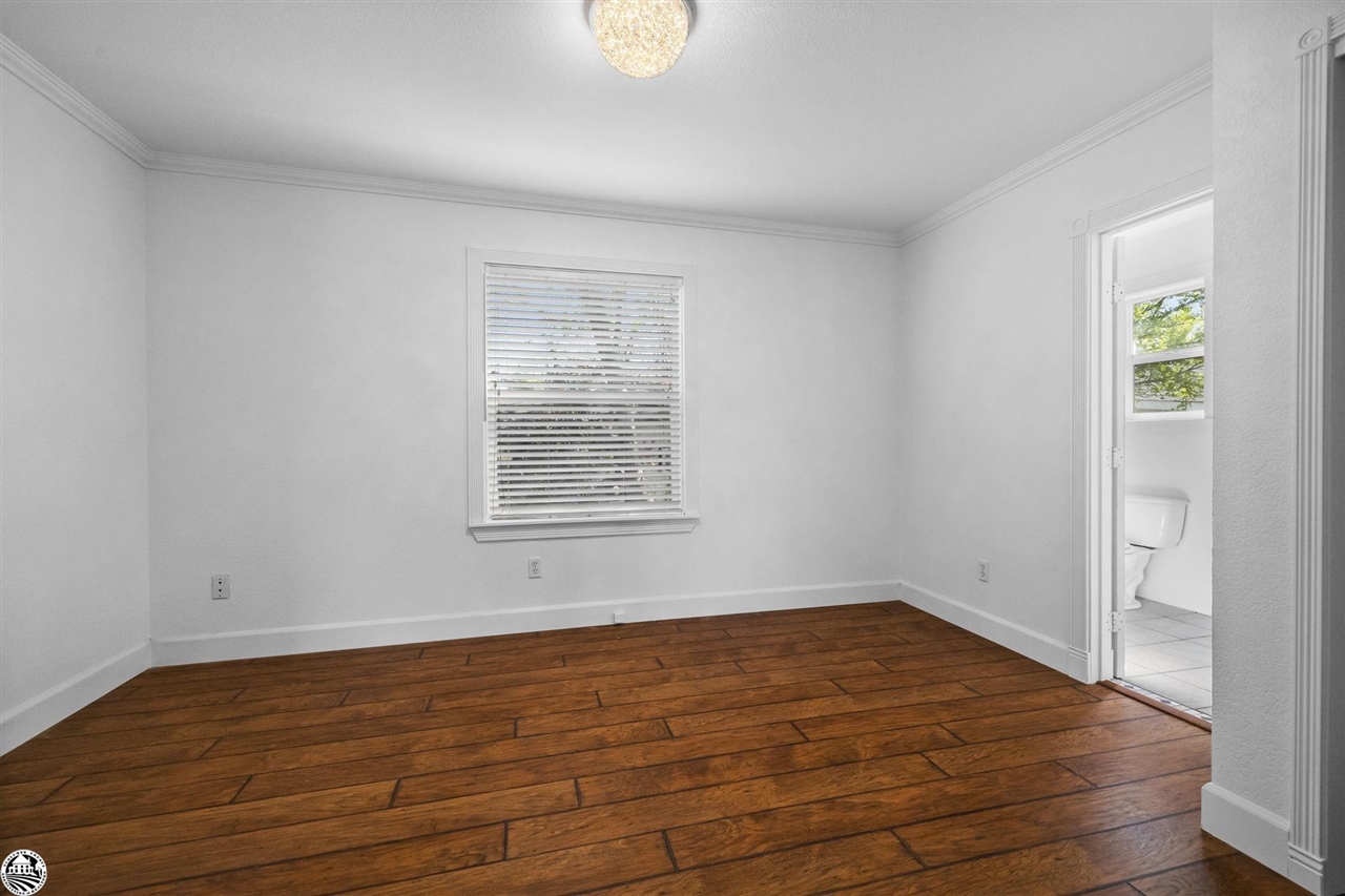 18538 Pine