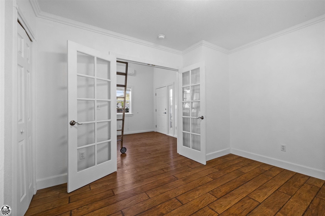 18538 Pine
