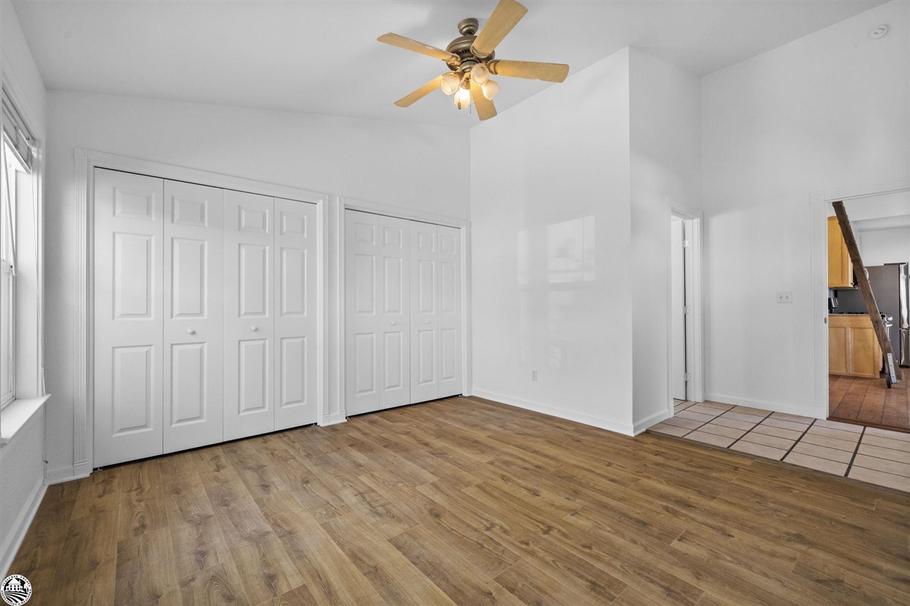 18538 Pine