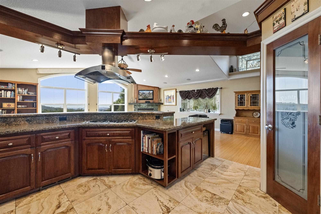 14173 Oak Knoll