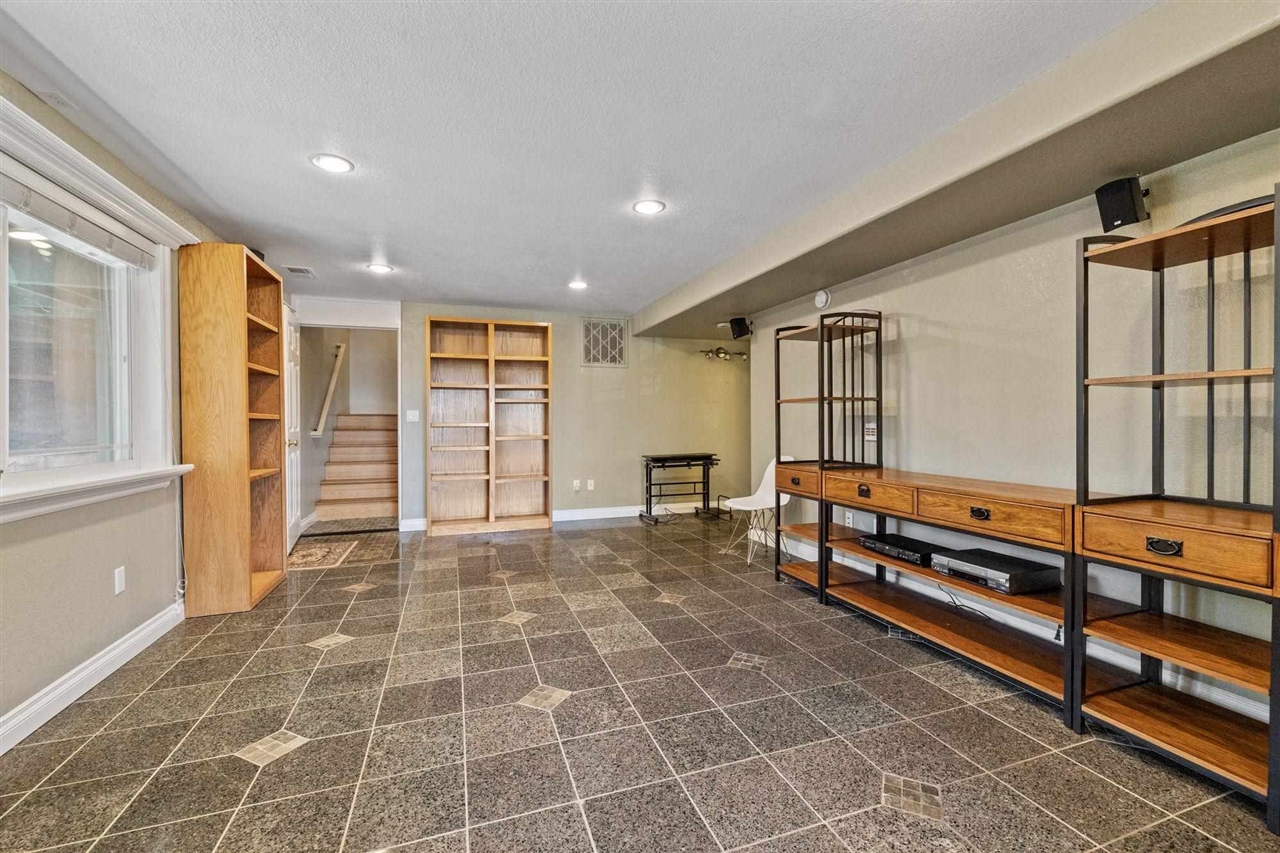 14173 Oak Knoll