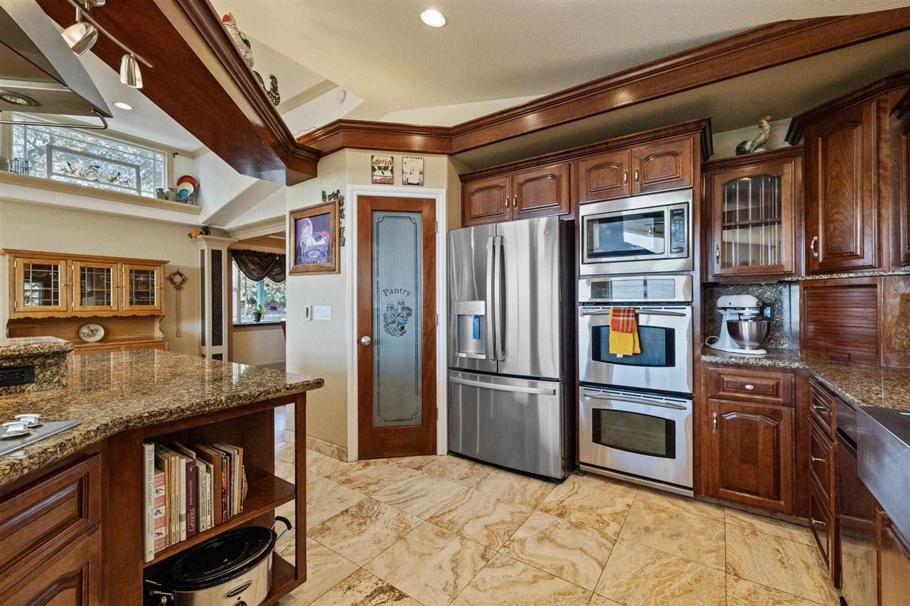 14173 Oak Knoll