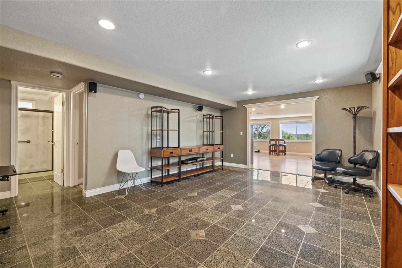 14173 Oak Knoll