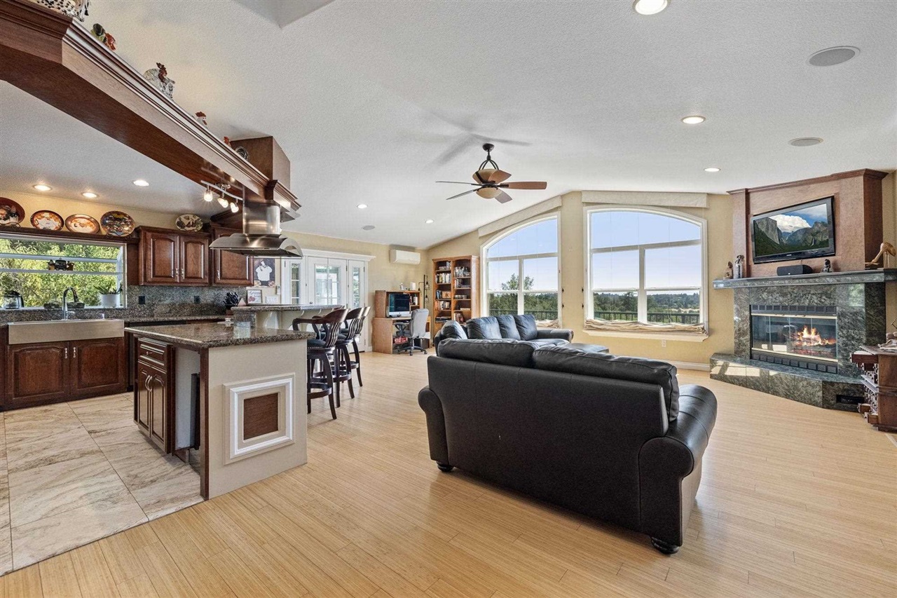 14173 Oak Knoll