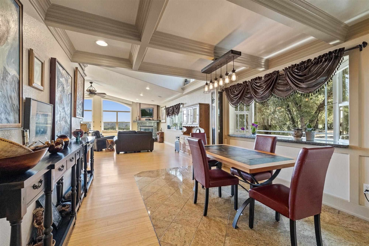 14173 Oak Knoll