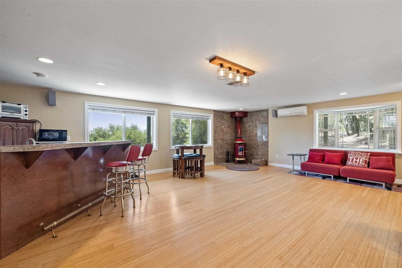 14173 Oak Knoll