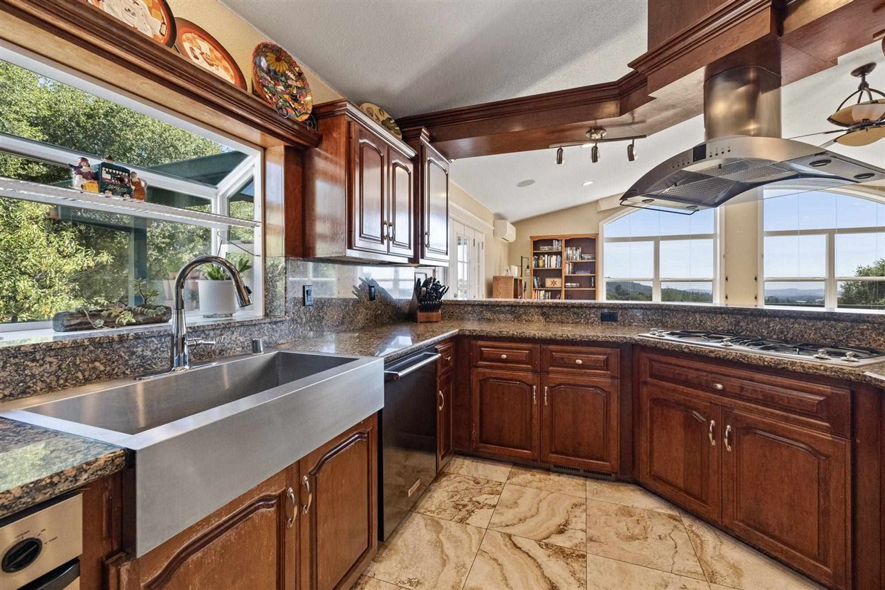 14173 Oak Knoll