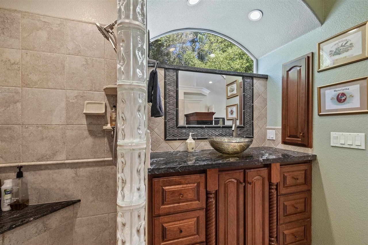 14173 Oak Knoll