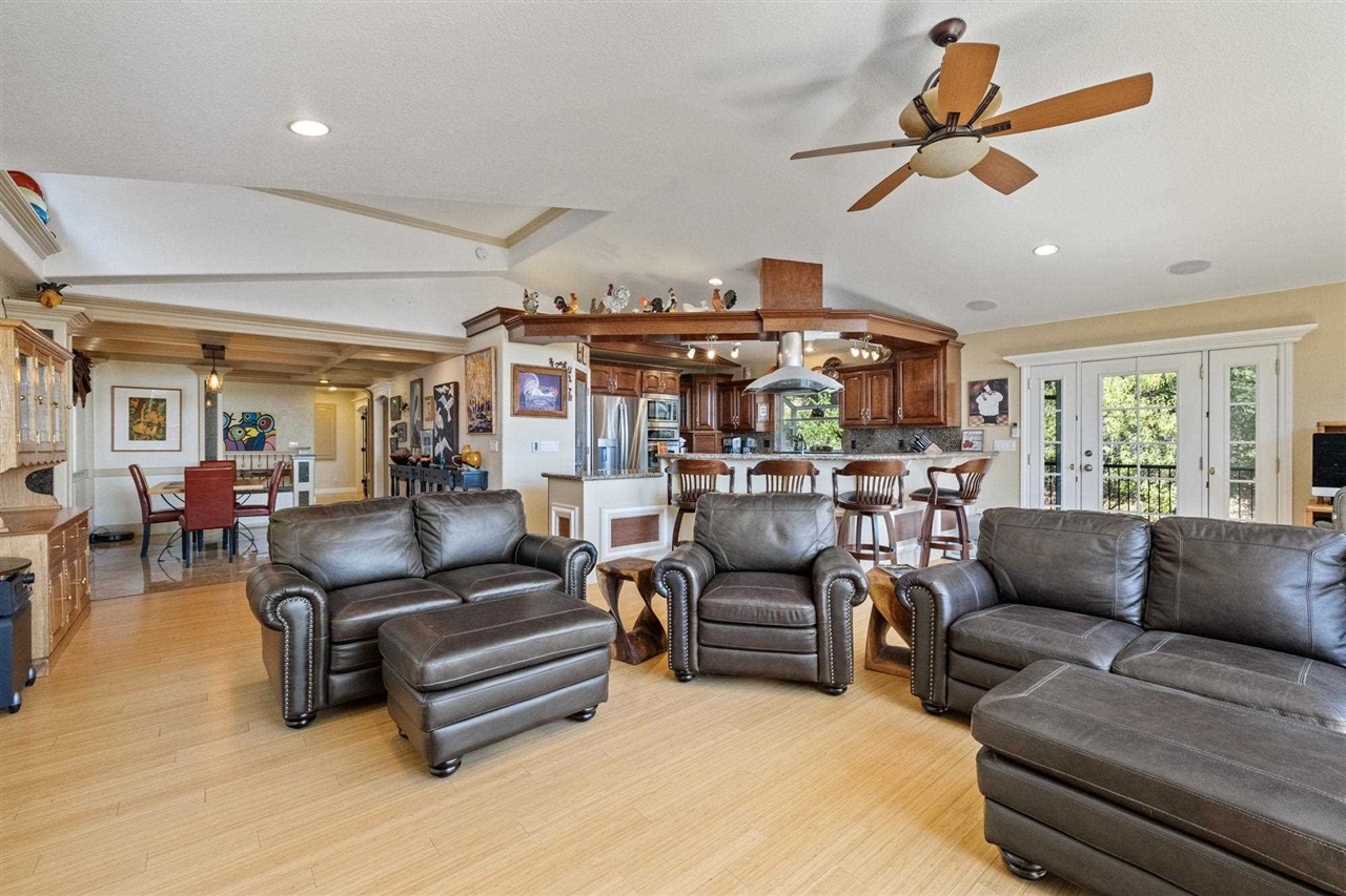 14173 Oak Knoll