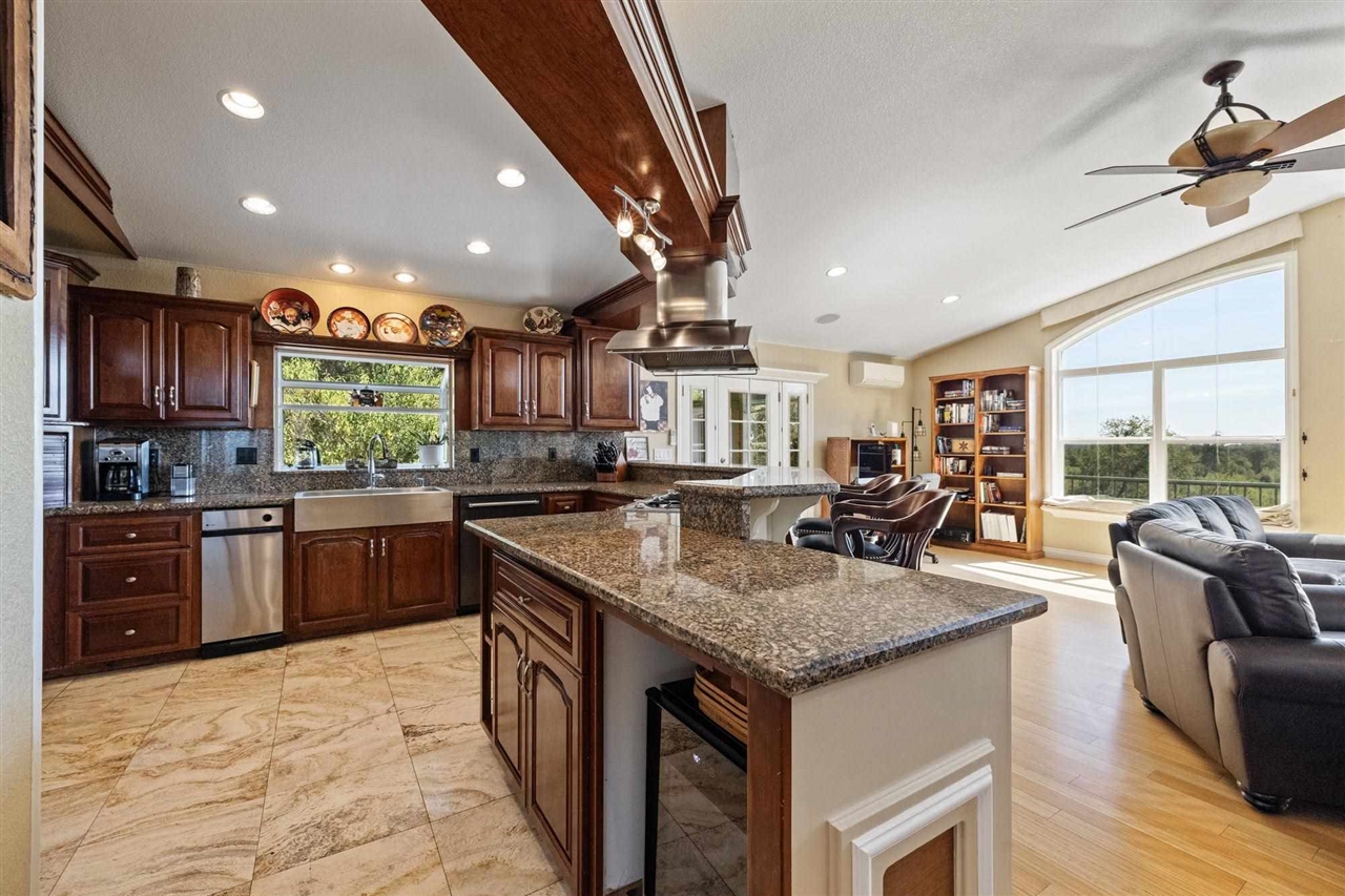 14173 Oak Knoll