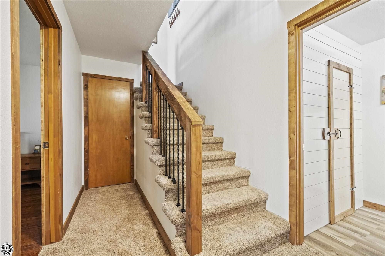 23950 Yellow Pine