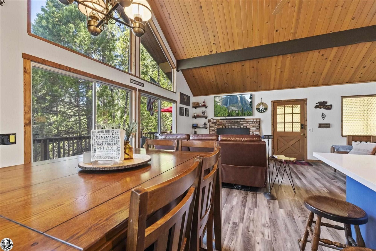 23950 Yellow Pine