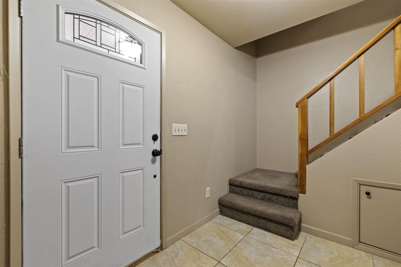 23899 Hilltop