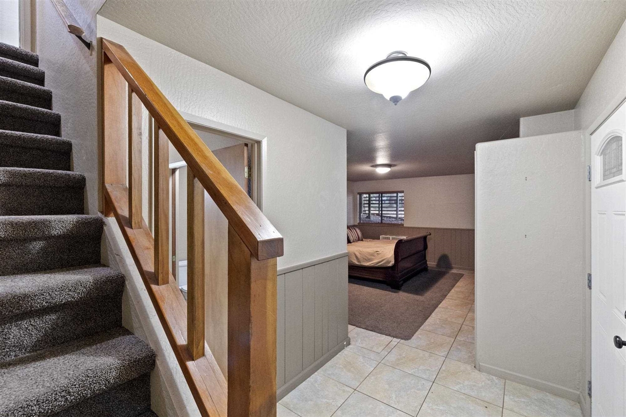 23899 Hilltop