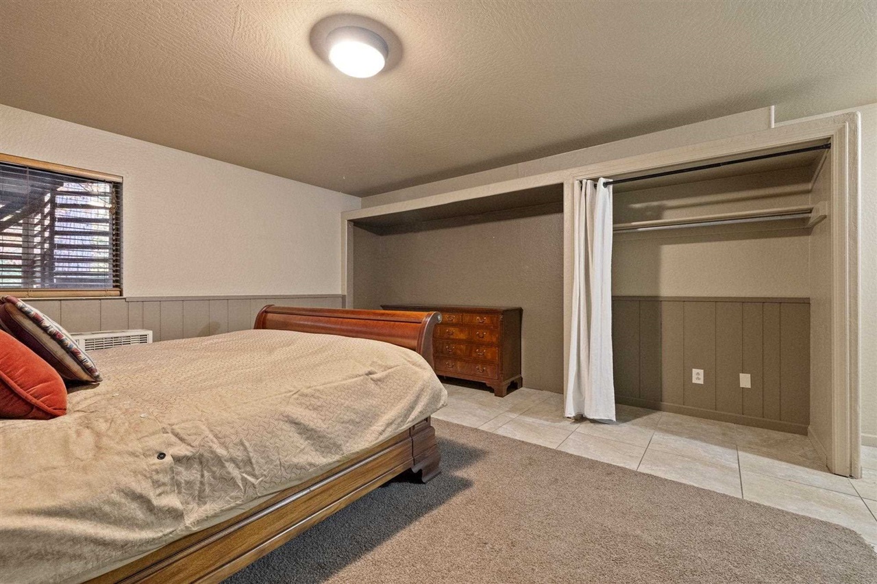 23899 Hilltop