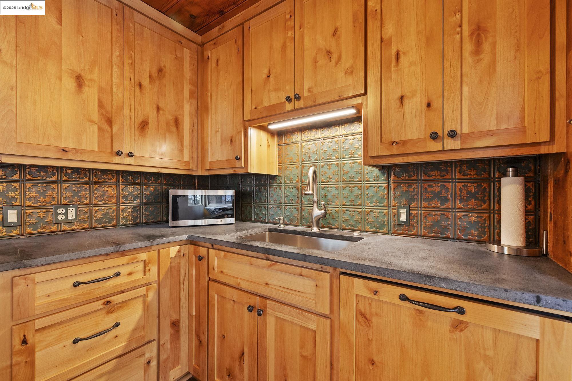 23141 Cresta Dr.