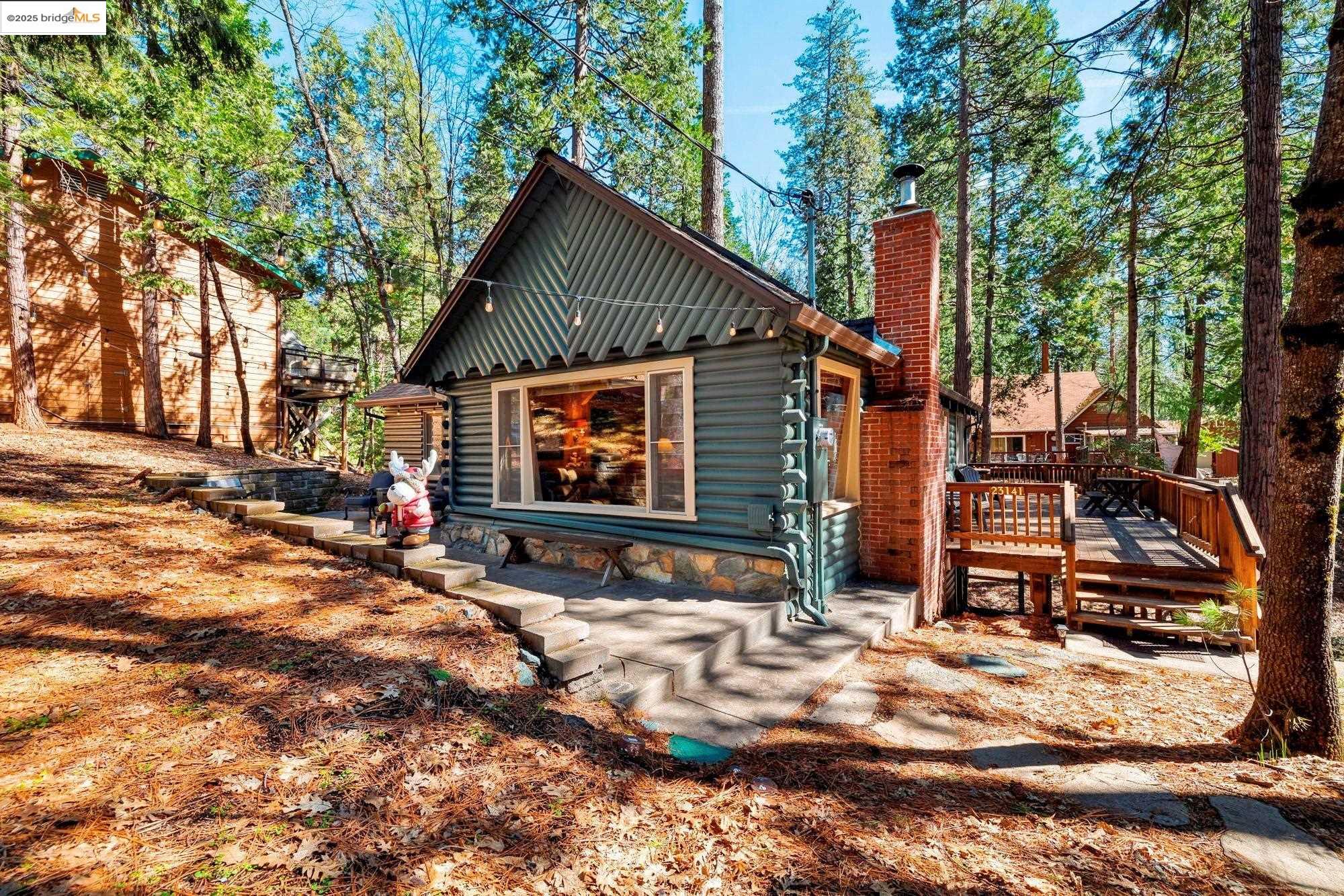 23141 Cresta Dr.