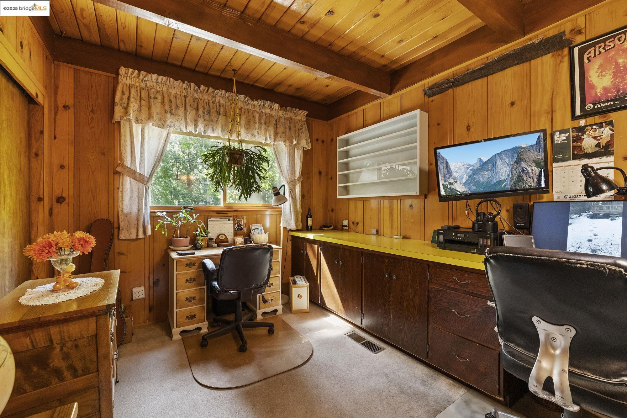 24250 Nuka Ct