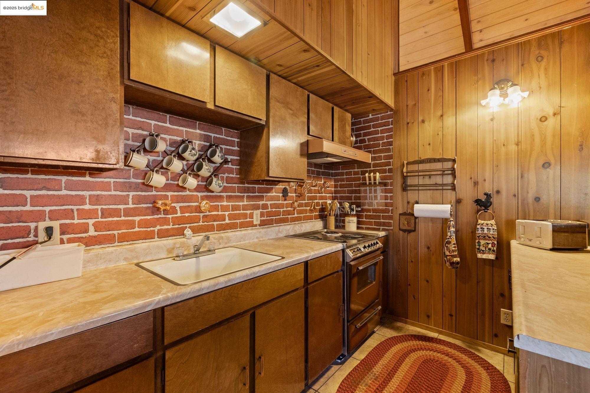 24318 Kalanu Pl