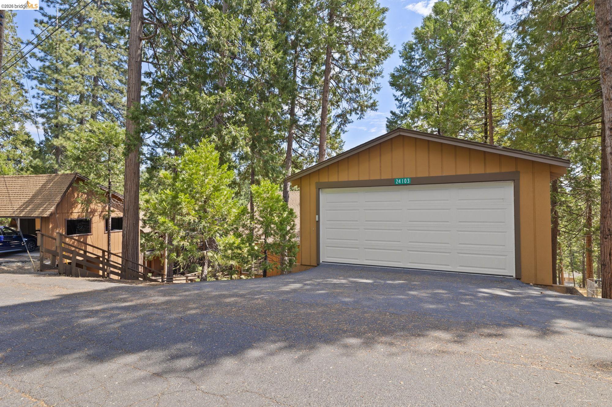 24103 Golf Links Dr