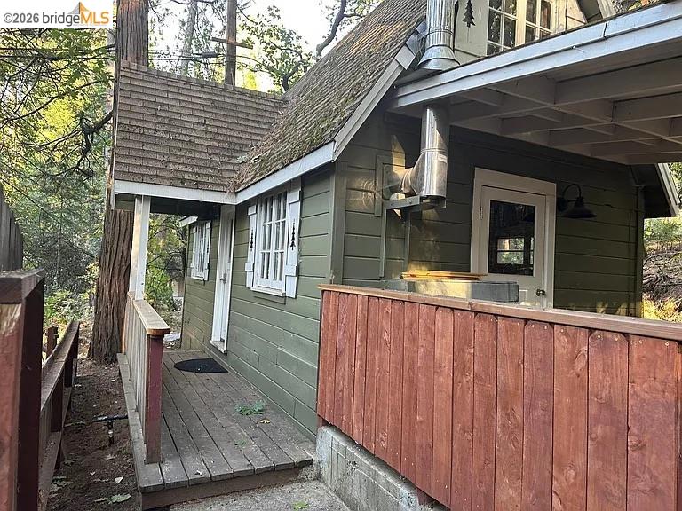 18441 Hillcrest Rd Unit: 18443 Hillcrest