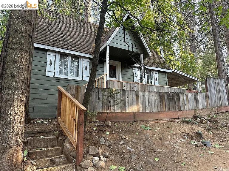 18441 Hillcrest Rd Unit: 18443 Hillcrest