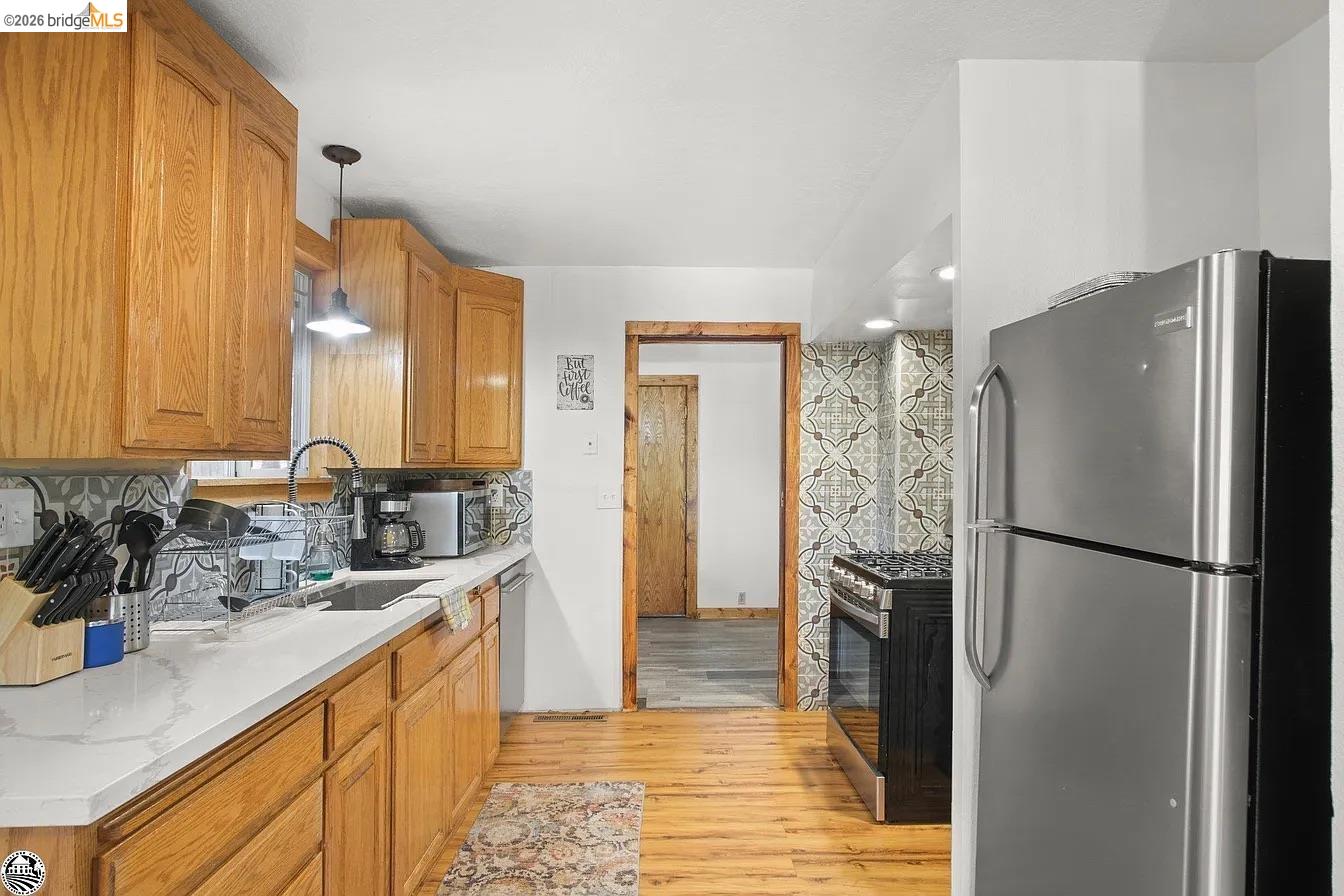 18441 Hillcrest Rd Unit: 18443 Hillcrest