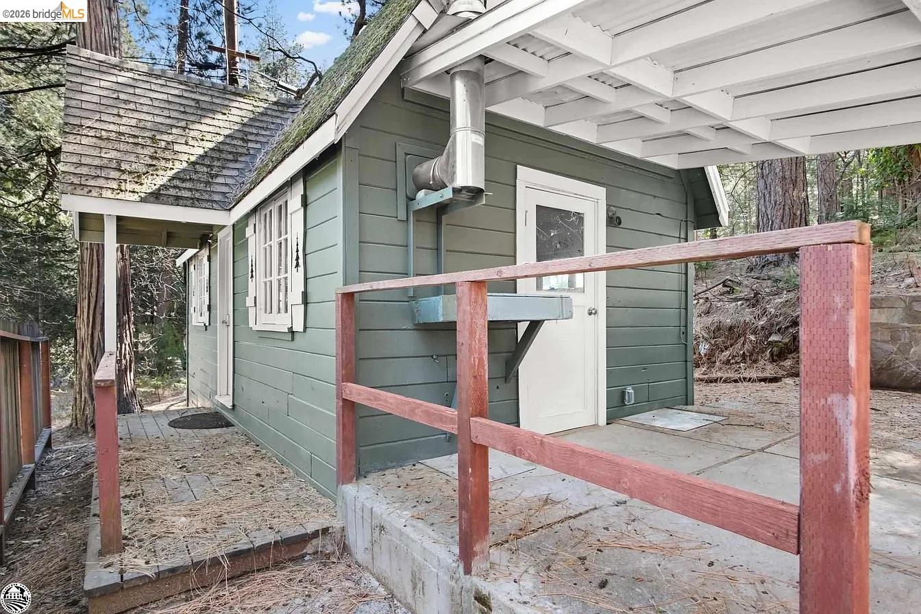 18441 Hillcrest Rd Unit: 18443 Hillcrest