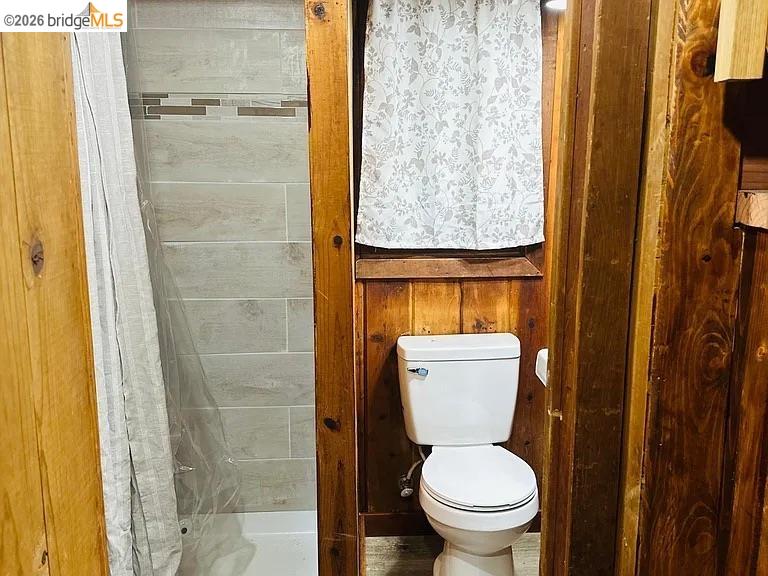 18441 Hillcrest Rd Unit: 18443 Hillcrest