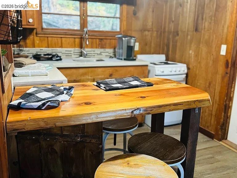 18441 Hillcrest Rd Unit: 18443 Hillcrest