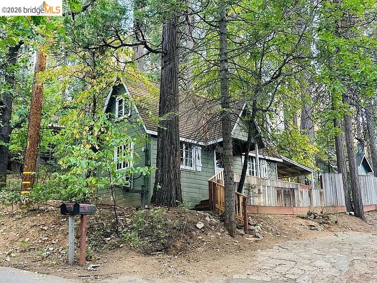 18441 Hillcrest Rd Unit: 18443 Hillcrest