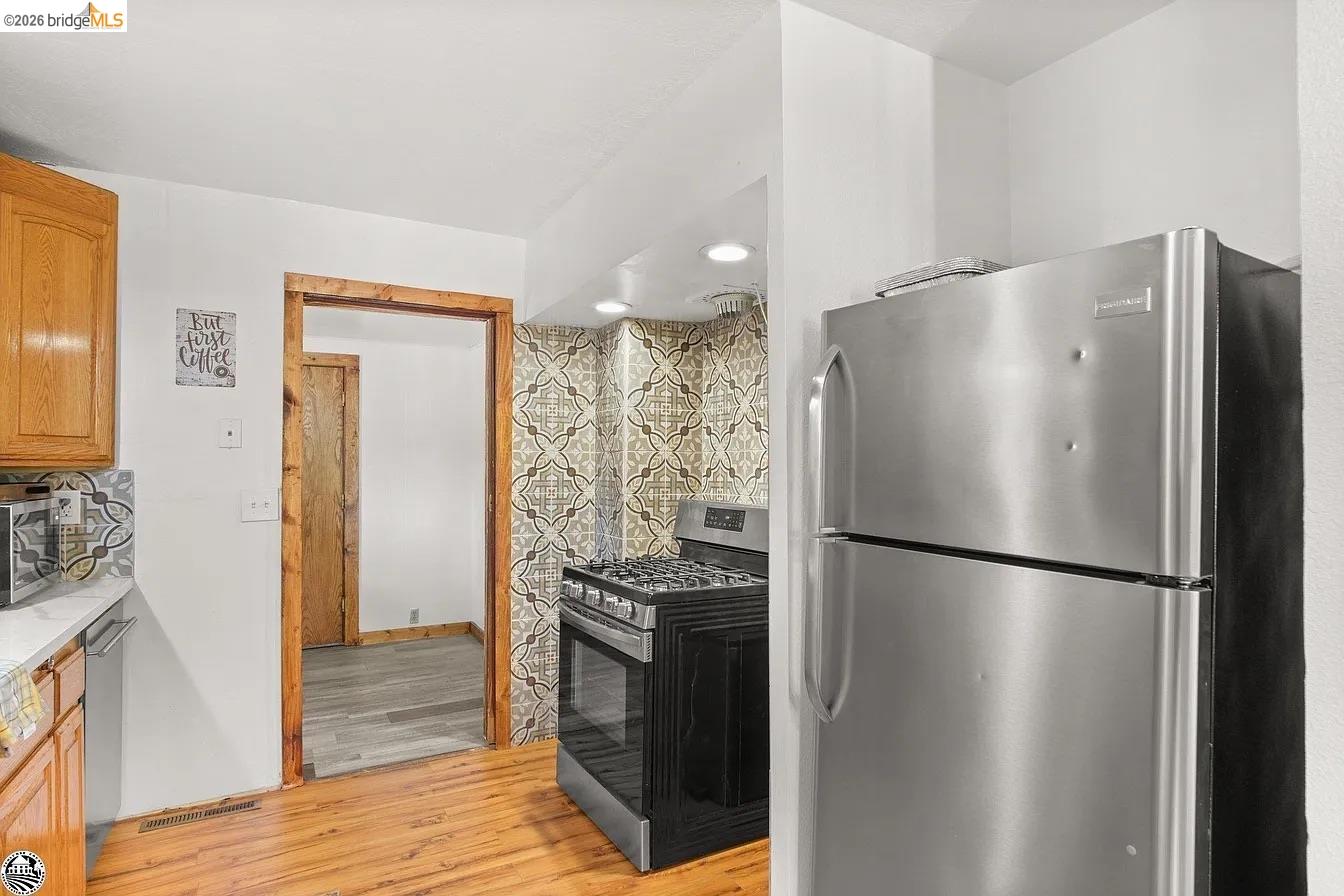 18441 Hillcrest Rd Unit: 18443 Hillcrest