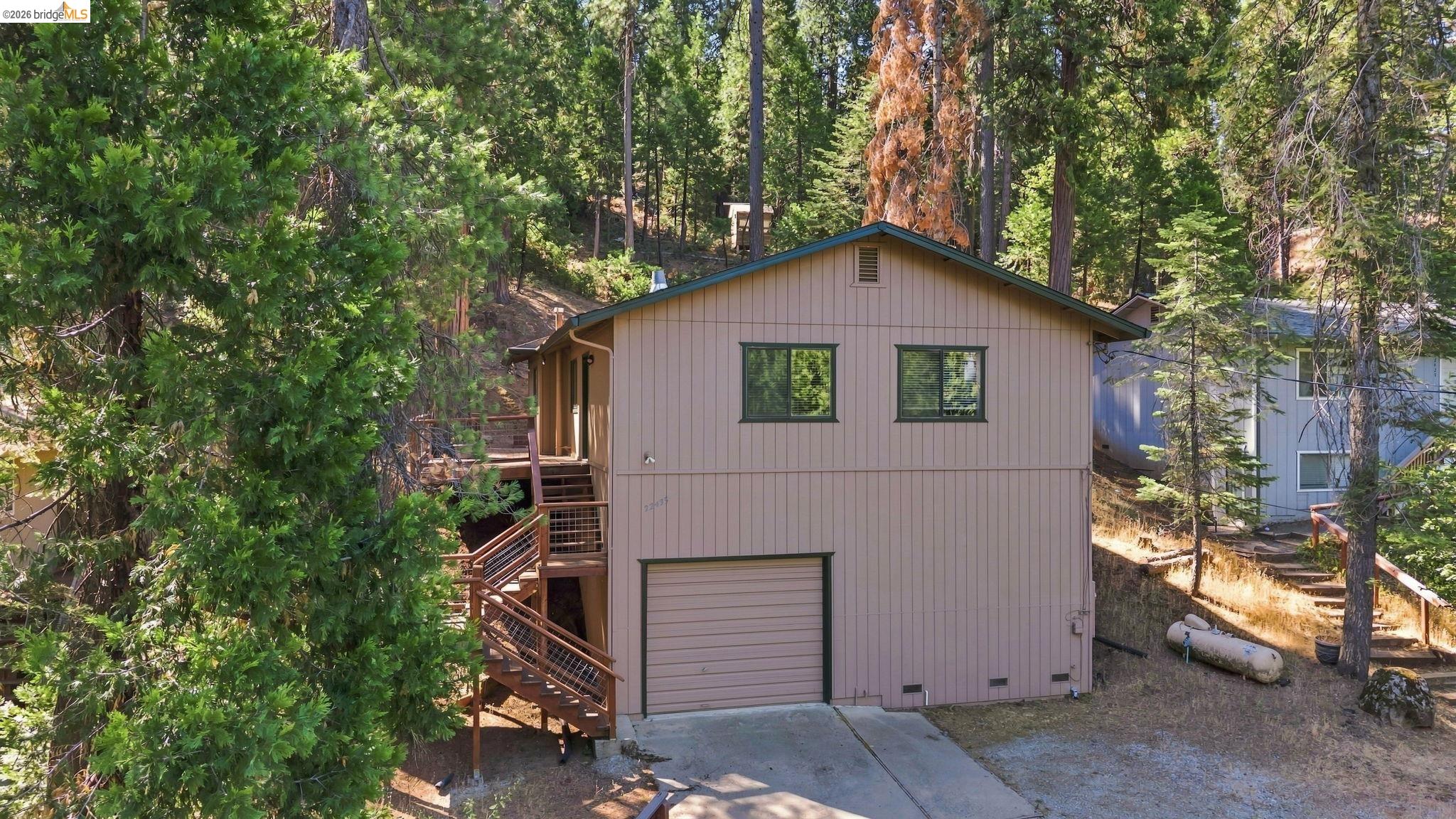 22435 Ponderosa Dr.
