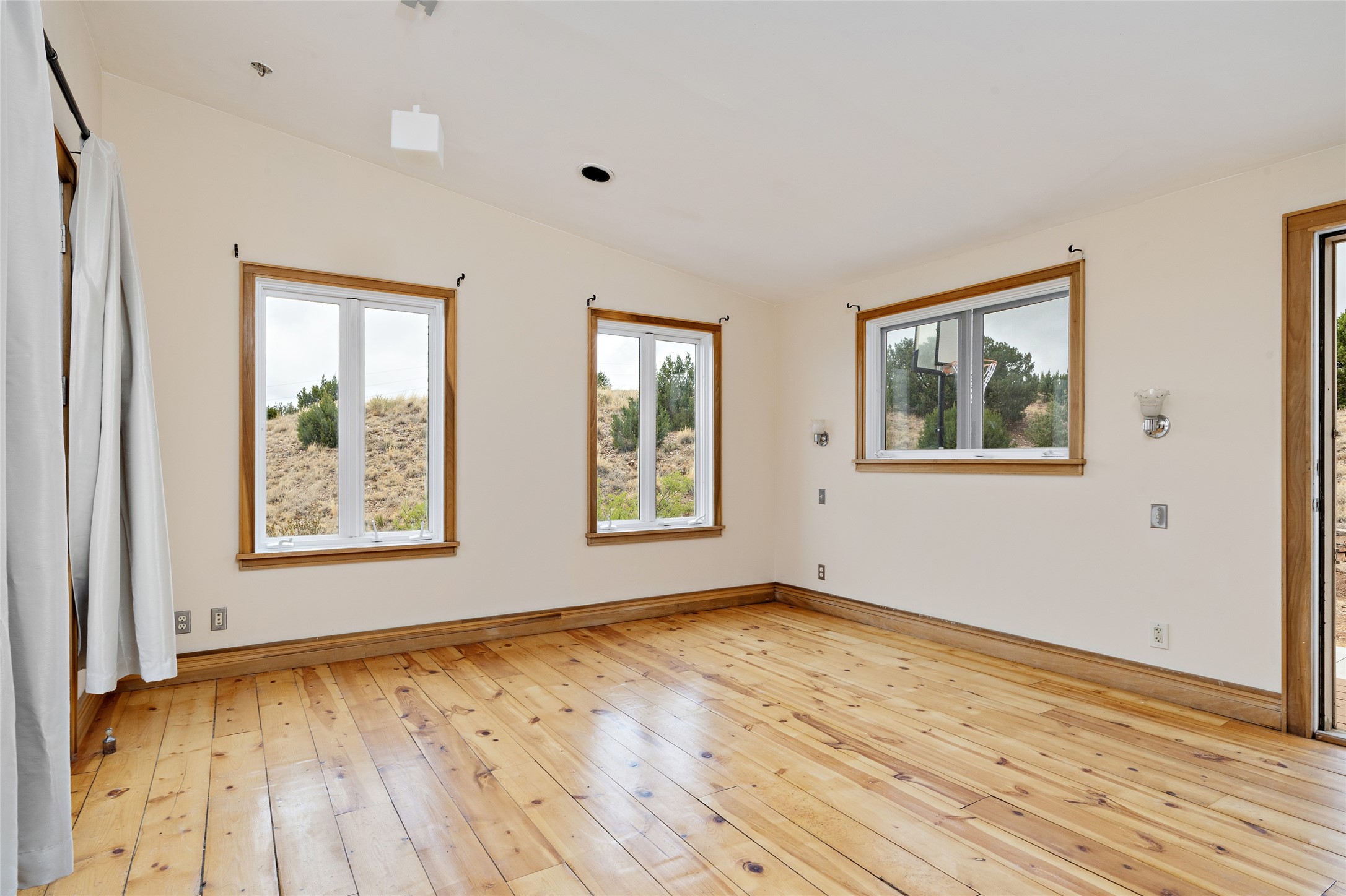 5 Russell Road