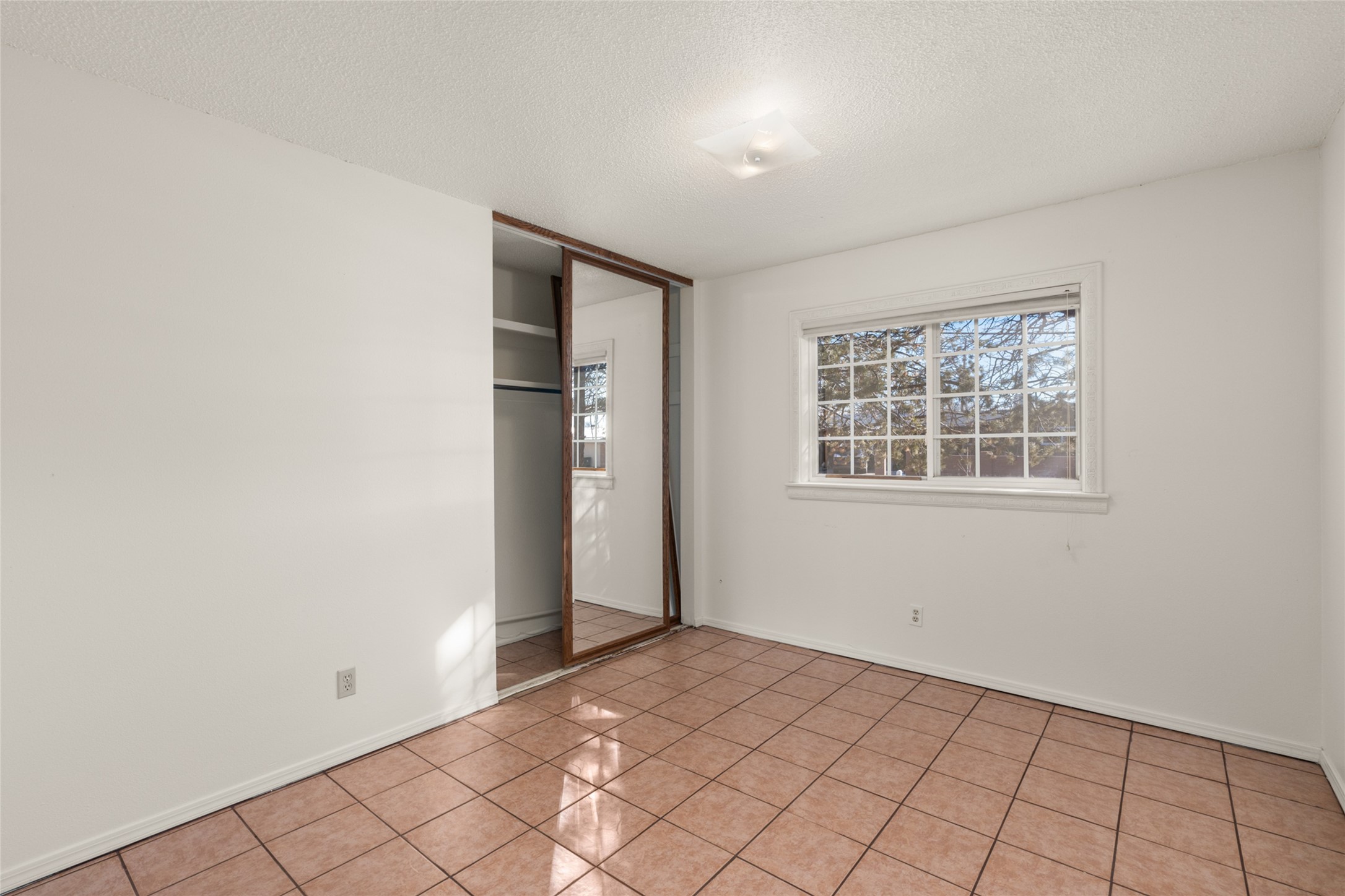 2344 Calle Reina