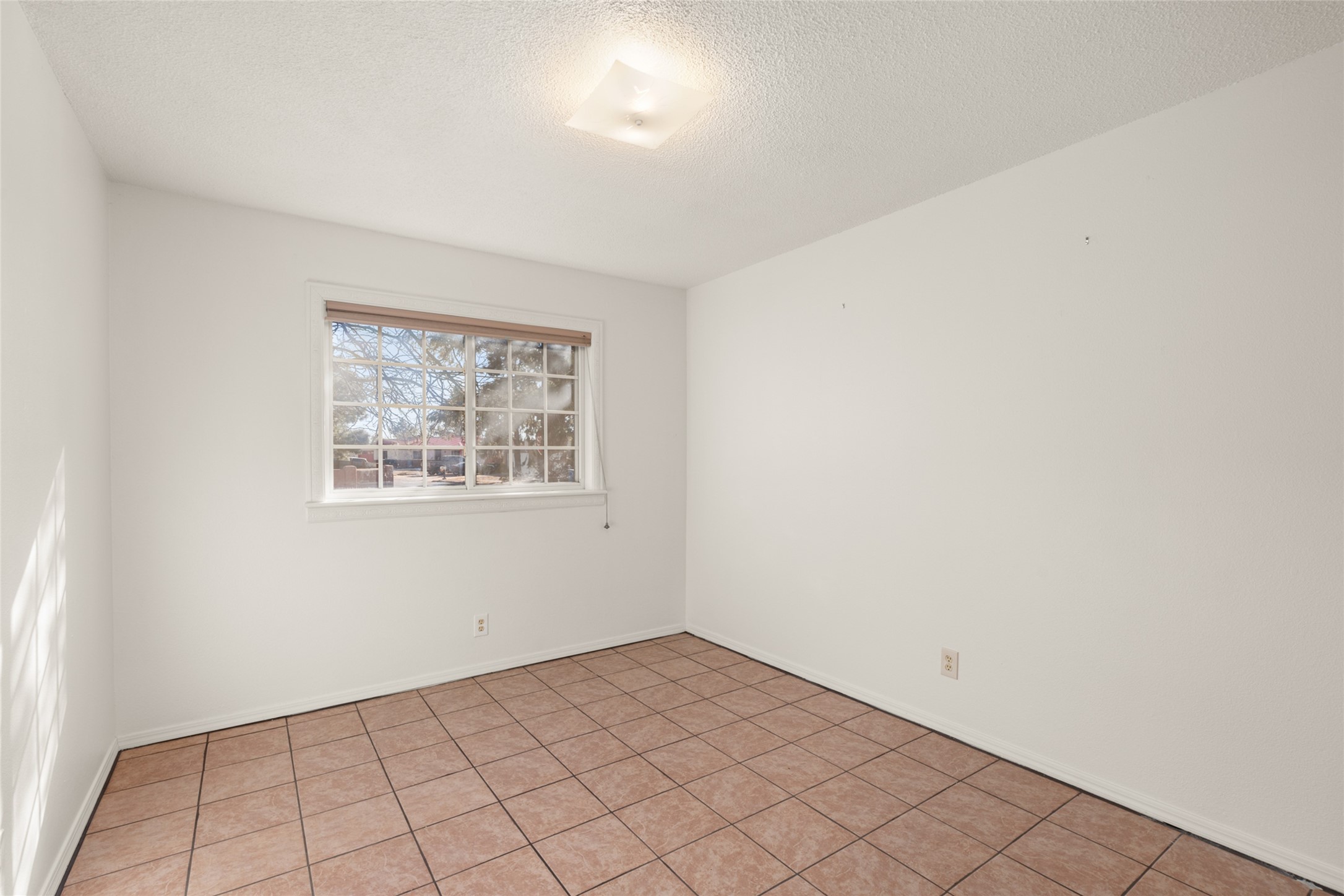 2344 Calle Reina