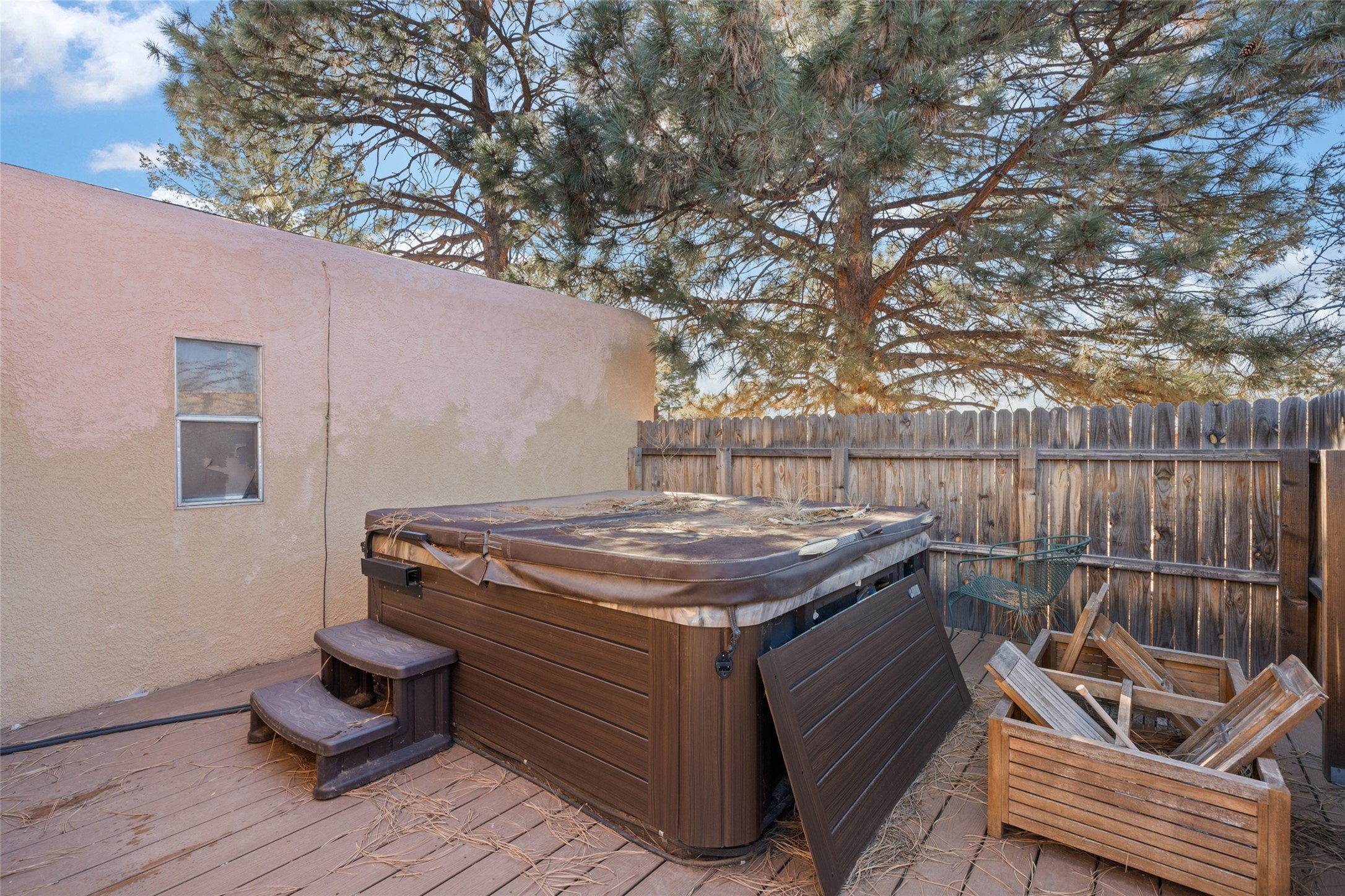 2344 Calle Reina
