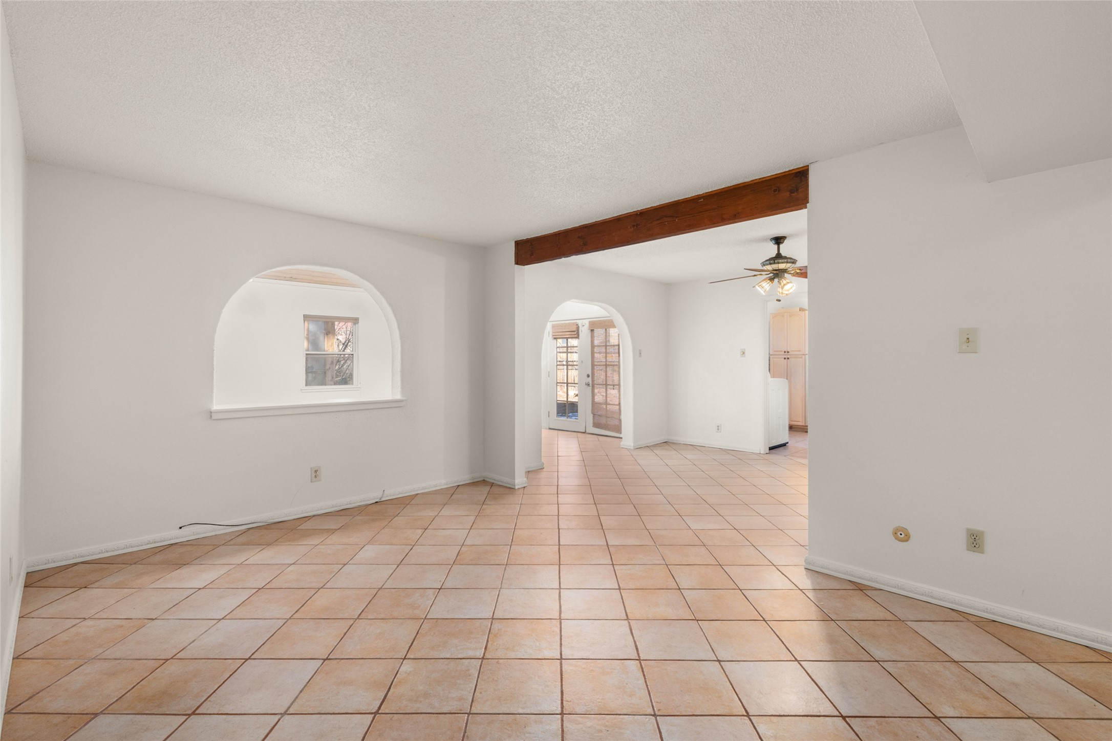 2344 Calle Reina