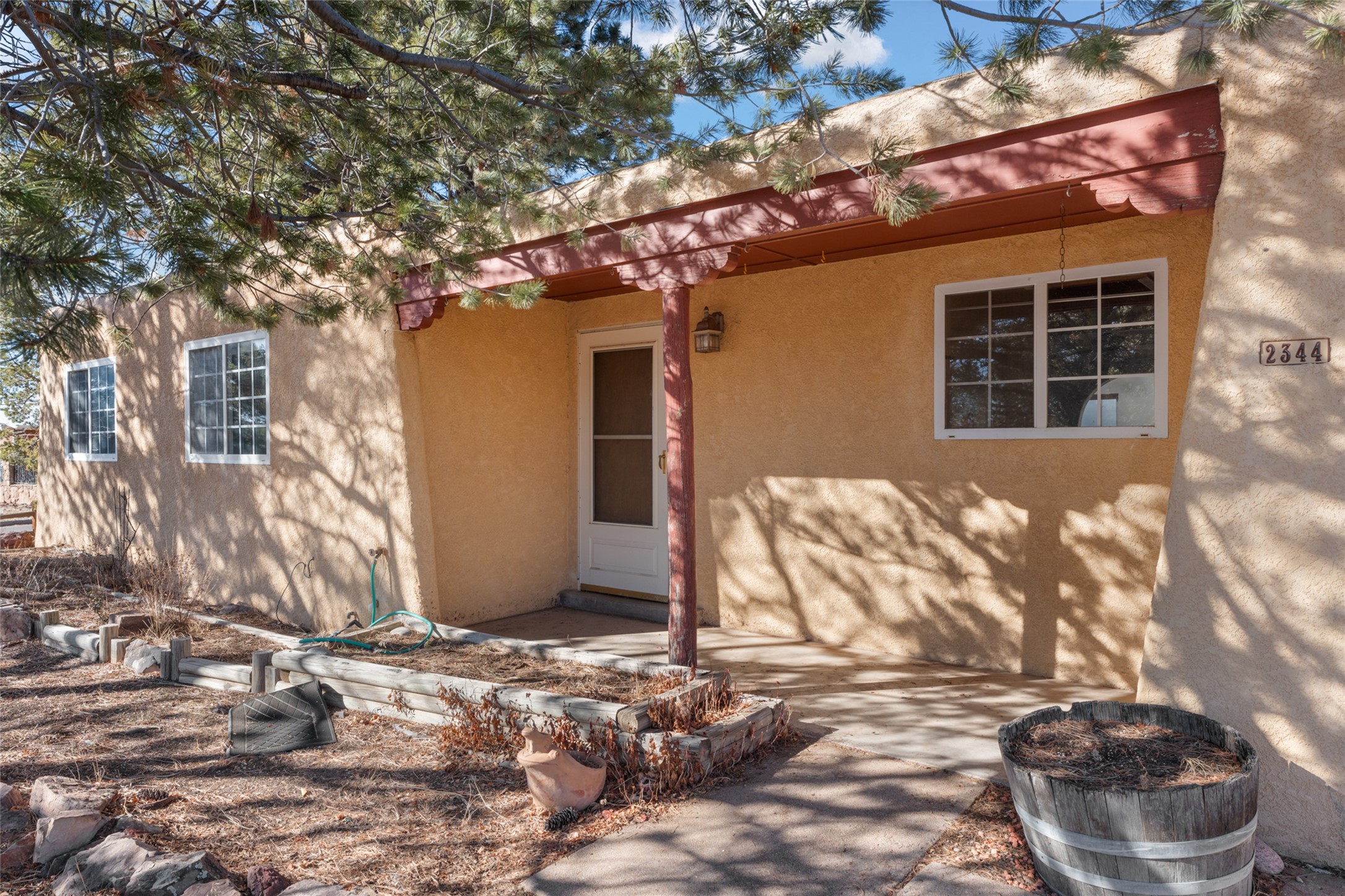 2344 Calle Reina