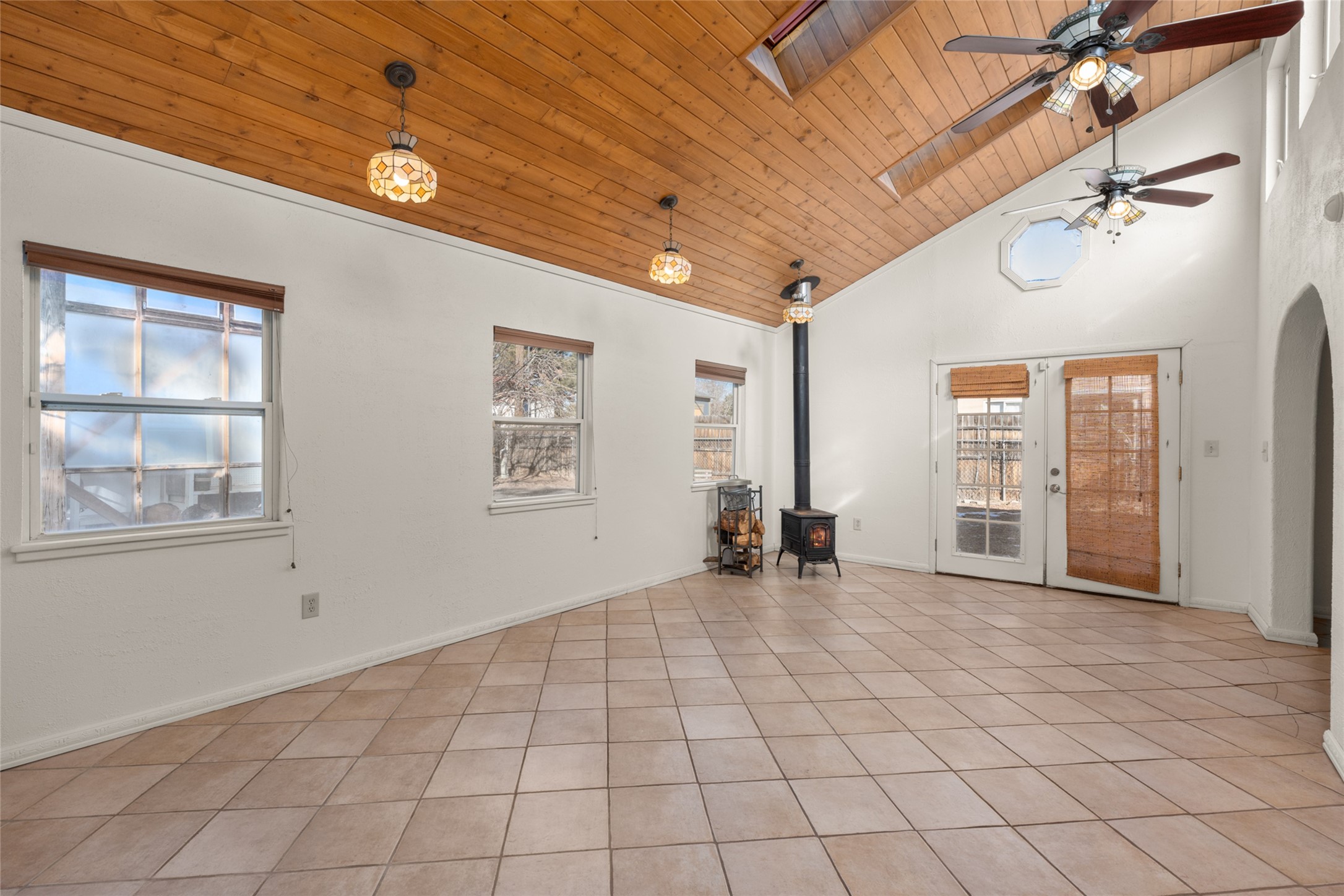 2344 Calle Reina