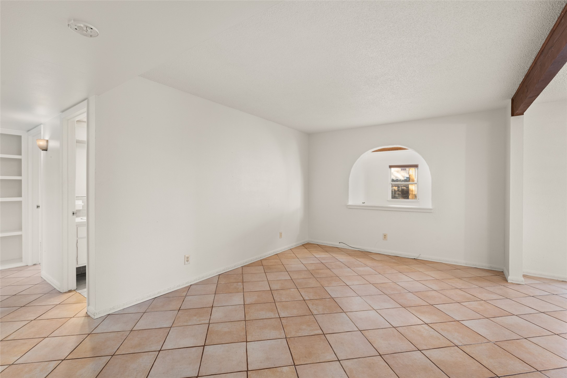 2344 Calle Reina