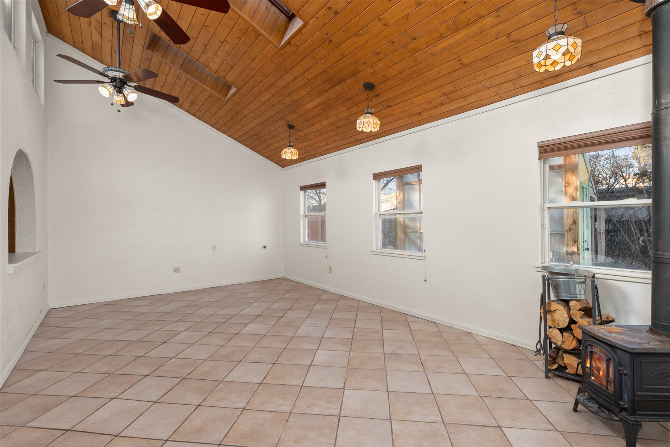 2344 Calle Reina