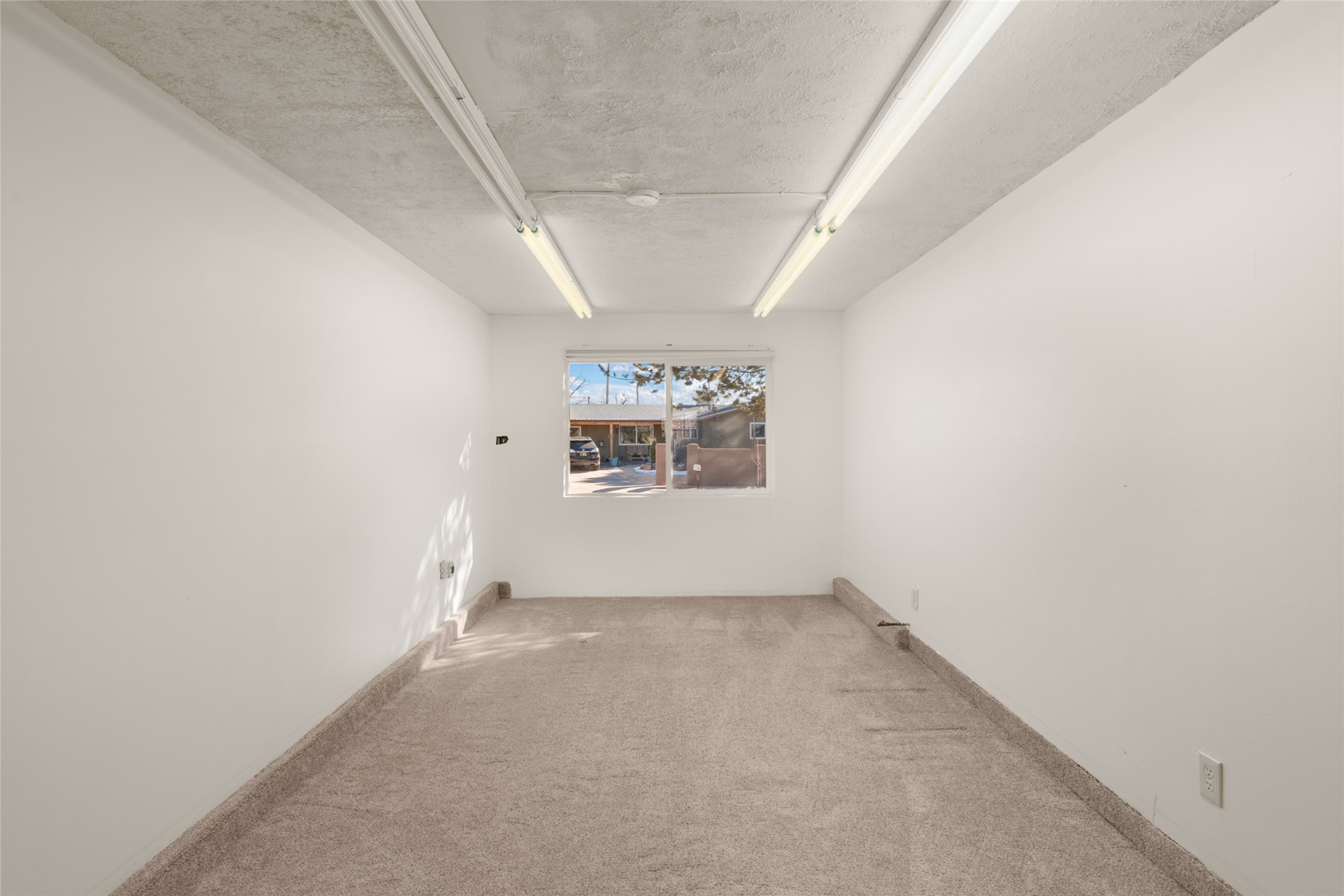 2344 Calle Reina