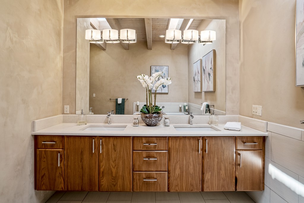 1000 Hillcrest Drive