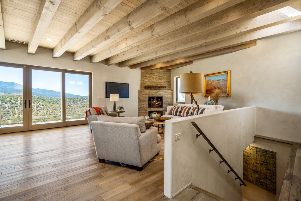 1000 Hillcrest Drive