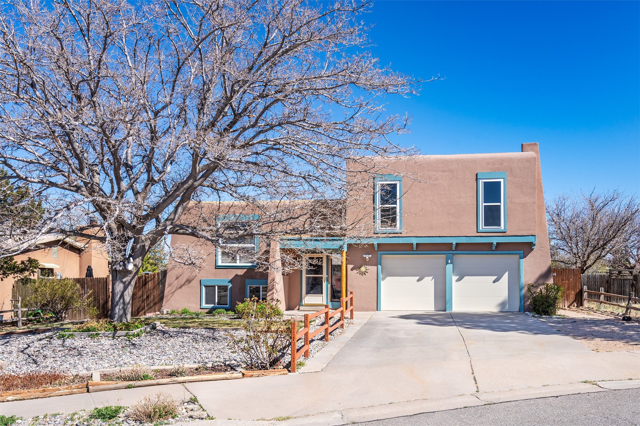 2719 Paseo de Tularosa