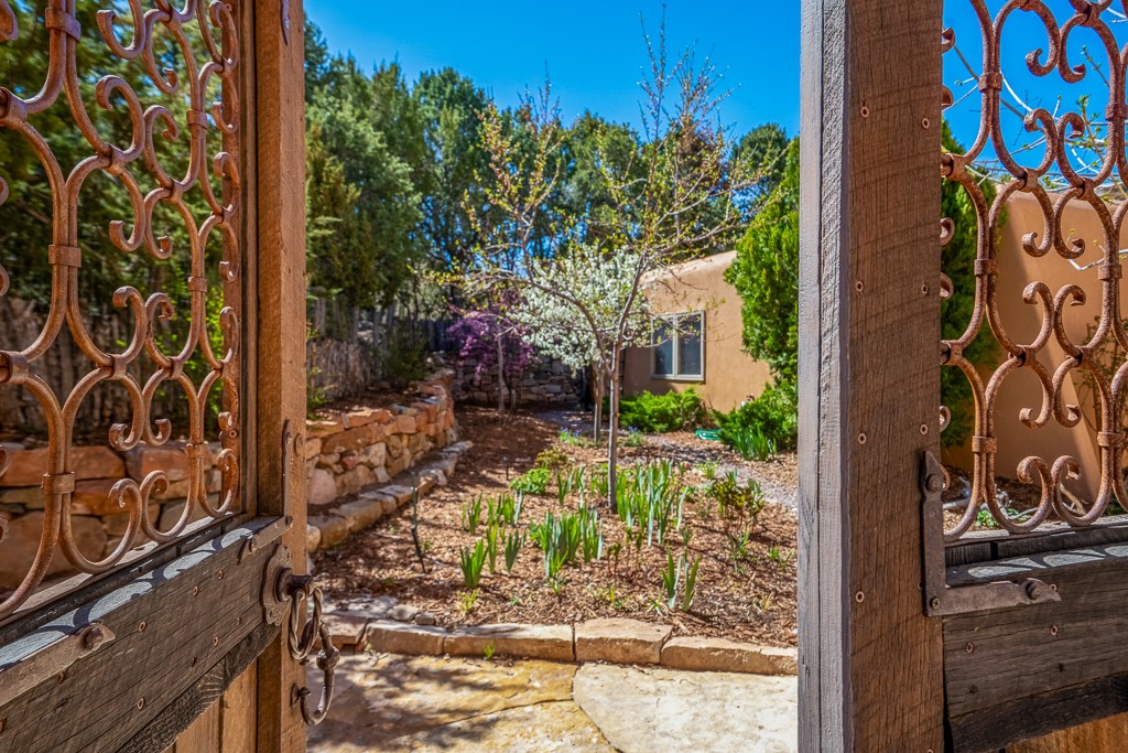 1008 Sangre De Cristo