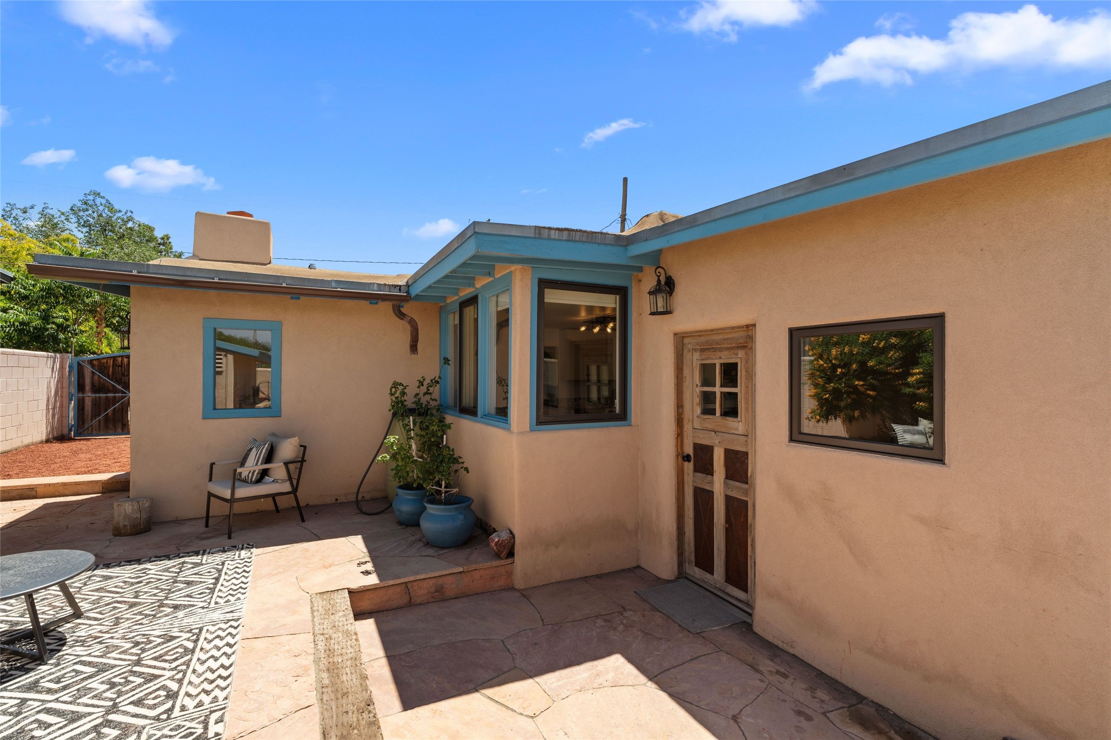 550 Juanita Street